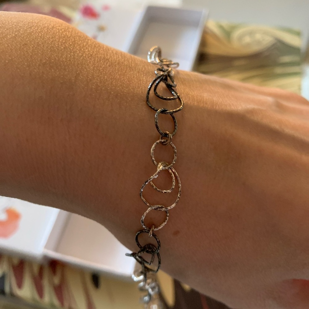 Magnolia handcrafted silver bracelet - Picture 2 of 4